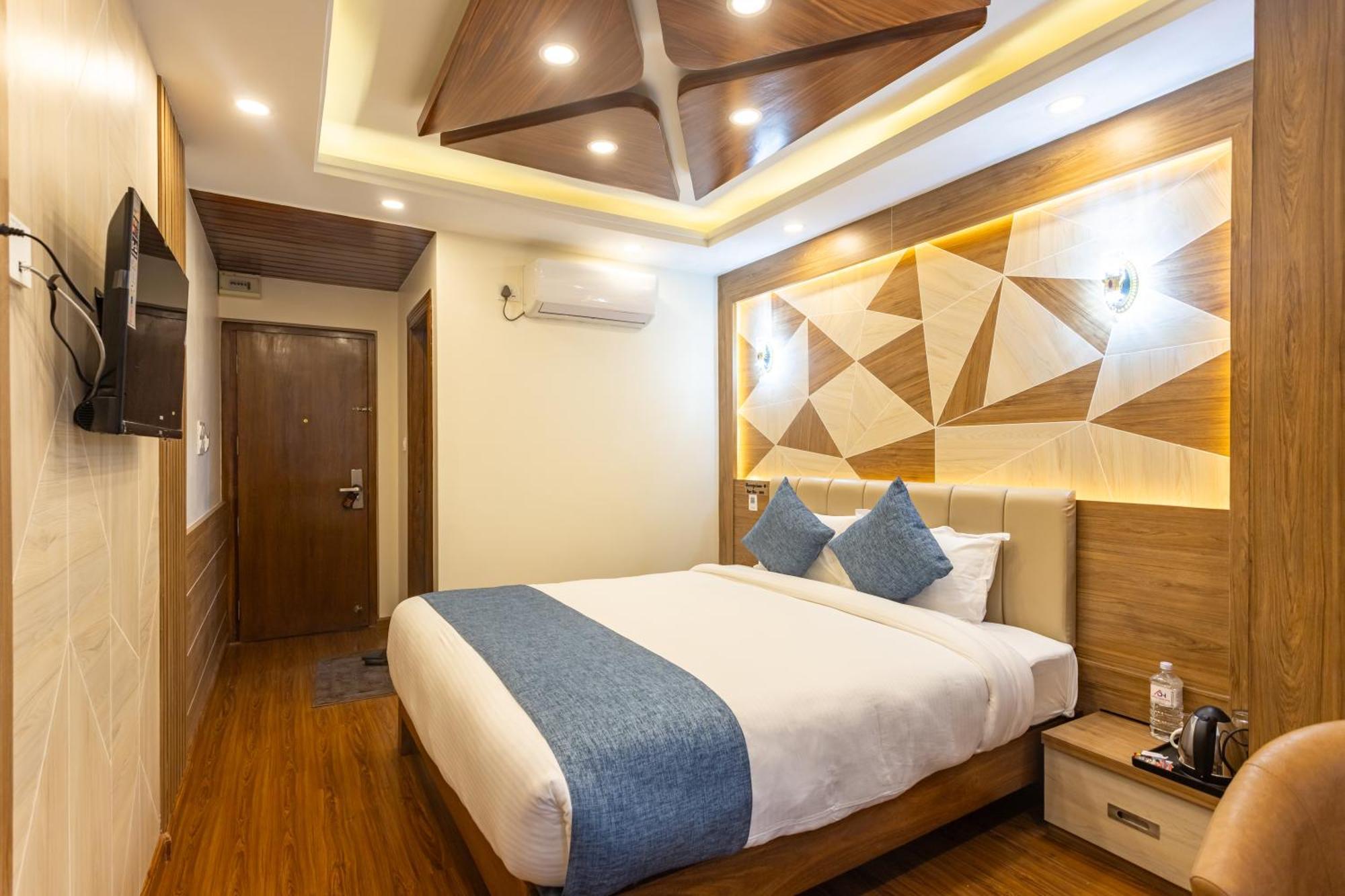 Airport Diana Hotel Kathmandu Exterior photo